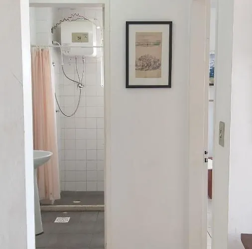 Individual Compartilha Somente A Cozinha Com O Morador E Sua Cachorra Chori Habitación en casa particular *
